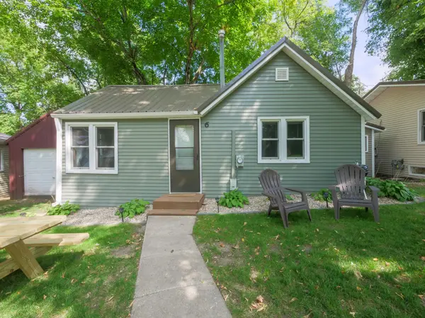 1321 S Darling DR NW, Alexandria, MN 56308