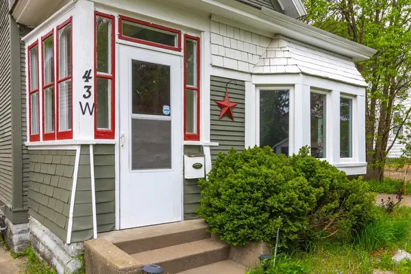 43 Wyoming ST W, Saint Paul, MN 55107