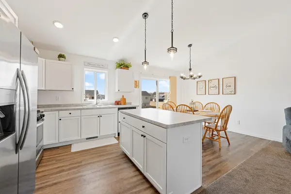 423 Eagle ST NW, Isanti, MN 55040