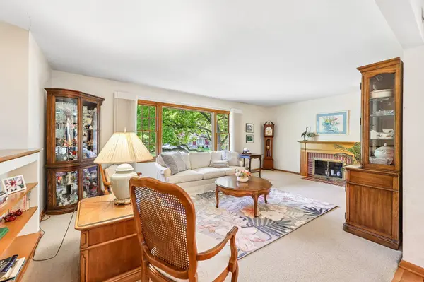 5137 Duggan PLZ, Edina, MN 55439