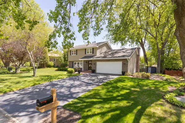 6917 W 82nd ST, Bloomington, MN 55438