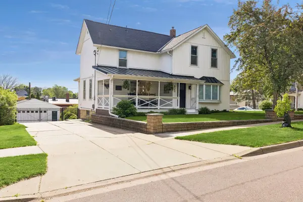 823 5th ST S, Stillwater, MN 55082