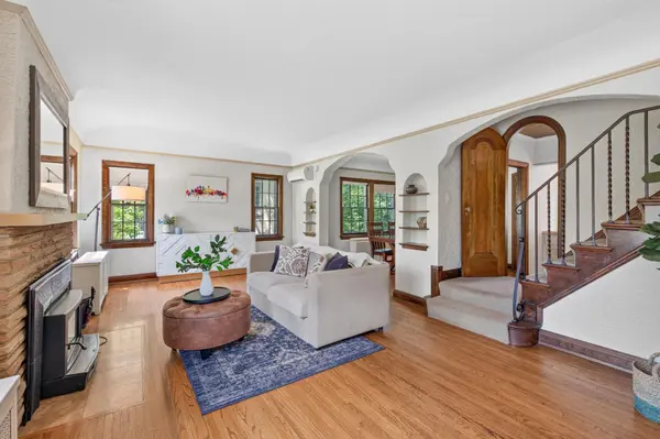 2716 E Minnehaha Pkwy, Minneapolis, MN 55406