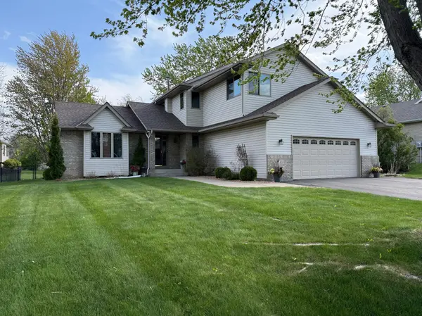 9828 Greenspruce AVE N, Brooklyn Park, MN 55443