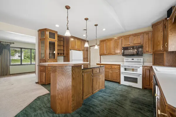 502 Columbus AVE S, New Prague, MN 56071