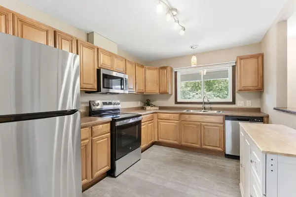 7315 Stewart DR, Eden Prairie, MN 55346