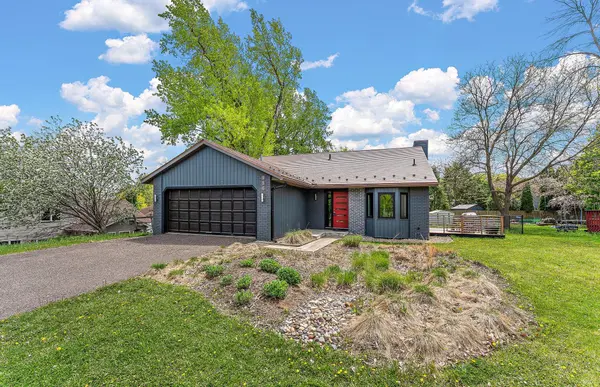 986 Demont AVE E, Maplewood, MN 55109