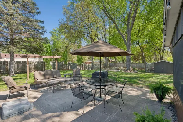 2476 Gisella BLVD, White Bear Lake, MN 55110