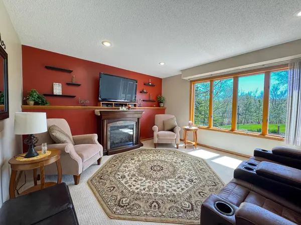 2216 Ridgewood DR, Fergus Falls, MN 56537