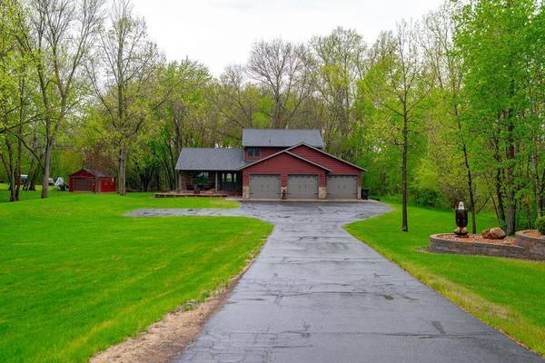 38177 Twin Oaks DR, Avon, MN 56310