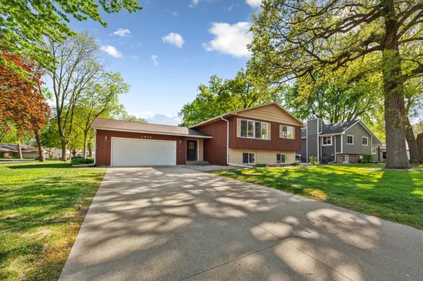 1813 Marie LN, North Mankato, MN 56003