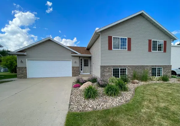 905 3rd ST NW, Byron, MN 55920