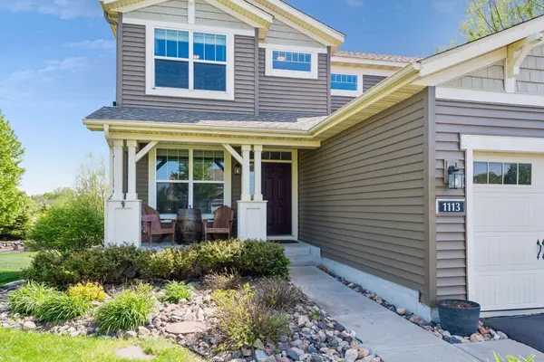 1113 Prairie View LN, Waconia, MN 55387