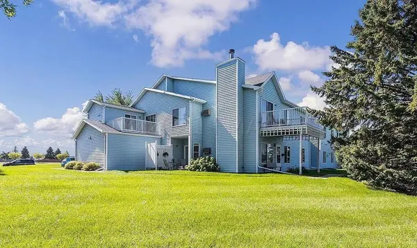2901 32nd ST S, Moorhead, MN 56560