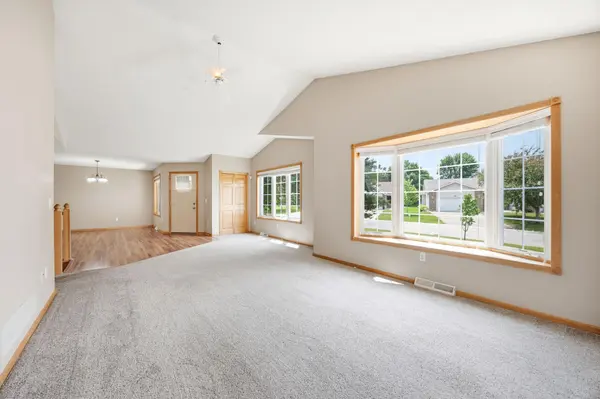 1013 Prairie View DR SW, Hutchinson, MN 55350