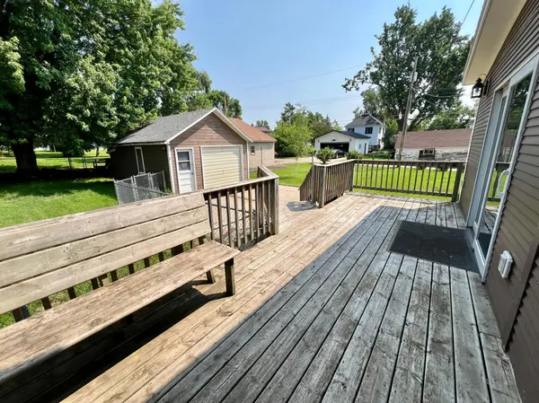 450 7th ST NW, Valley City, ND 58072