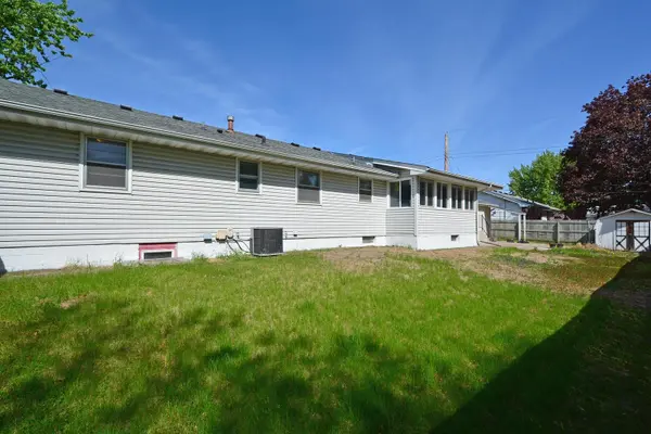 7500 Janell AVE N, Brooklyn Park, MN 55428