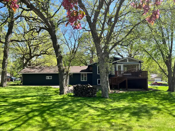 203 Douglas DR, Buffalo, MN 55313