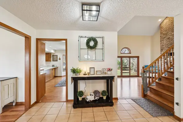 26150 Galen DR, Wyoming, MN 55092