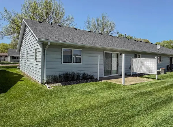 2411 Kenwood DR SW, Willmar, MN 56201