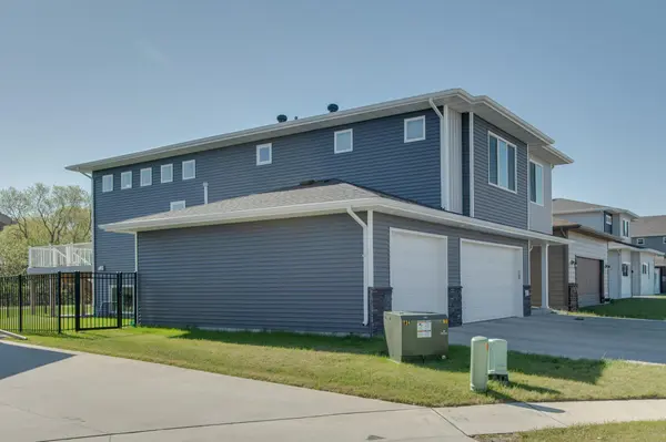 3255 10th ST N, Fargo, ND 58102