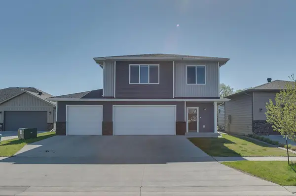 3255 10th ST N, Fargo, ND 58102