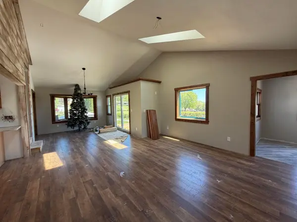 1211 County 6, La Crescent, MN 55947