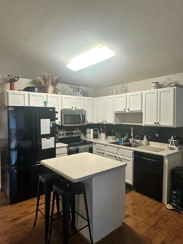 530 7th ST SW, Pine Island, MN 55963