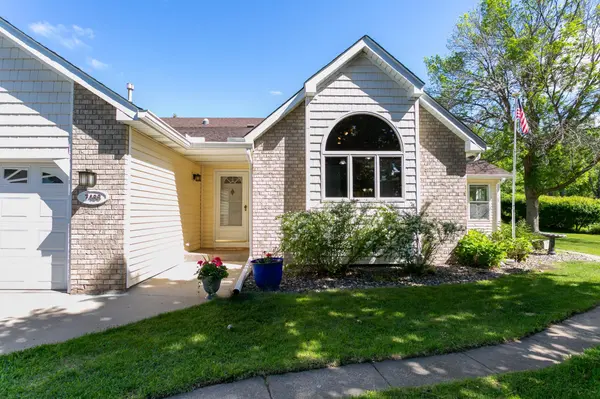 7488 Newbury RD, Woodbury, MN 55125