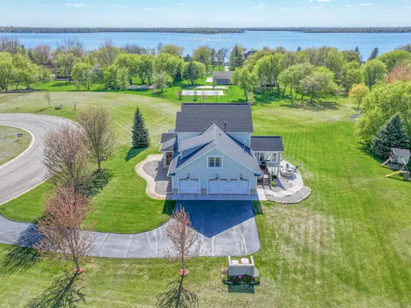 3693 Crestwood RDG NE, Alexandria, MN 56308