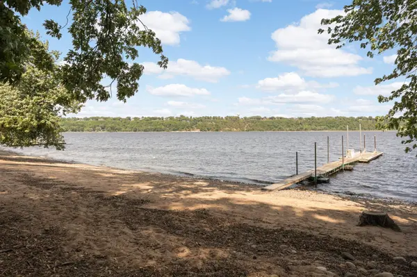 145 Lakeland Shores RD N, Lakeland Shores, MN 55043