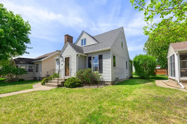 619 12th AVE N, South Saint Paul, MN 55075