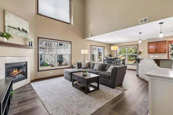 593 Stonewood WAY, Burnsville, MN 55306