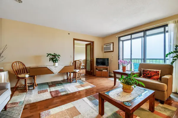 6500 Woodlake DR #1003, Richfield, MN 55423