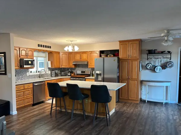 2813 Westgate DR S, Fargo, ND 58103