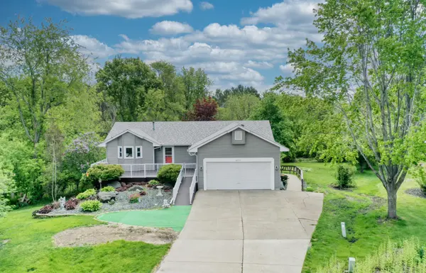8751 212th Street CT N, Forest Lake, MN 55025