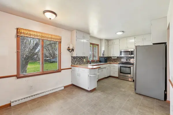 30625 Broadway ST, Lindstrom, MN 55045