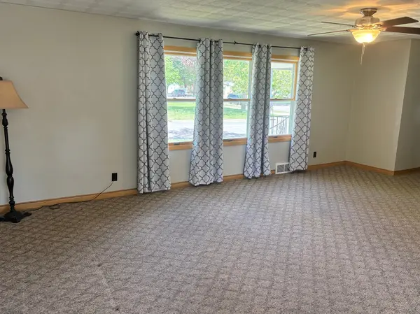 414 S Dewey ST, Fairmont, MN 56031