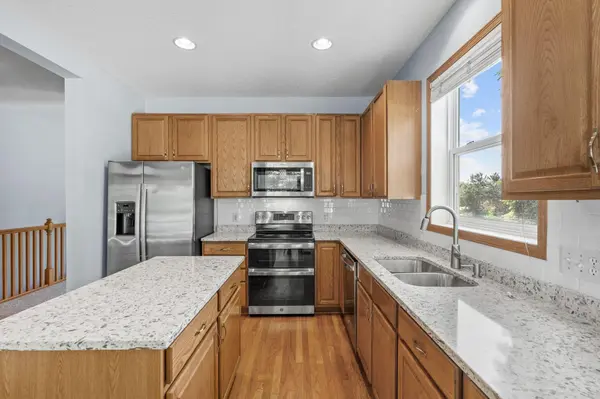 9050 Archer LN N, Maple Grove, MN 55311