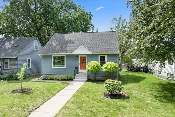 582 36 1/2 AVE NE, Minneapolis, MN 55418