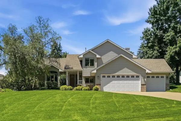 9644 Tree Farm RD, Eden Prairie, MN 55347