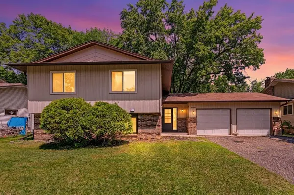 6748 81st AVE N, Brooklyn Park, MN 55445
