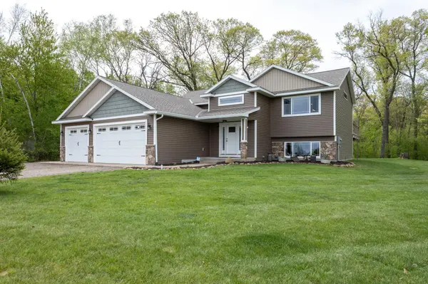 7956 325th AVE NW, Princeton, MN 55371