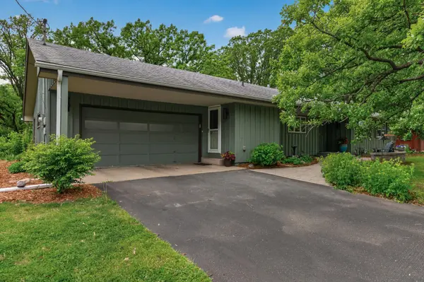 1842 Beecher DR, Eagan, MN 55122