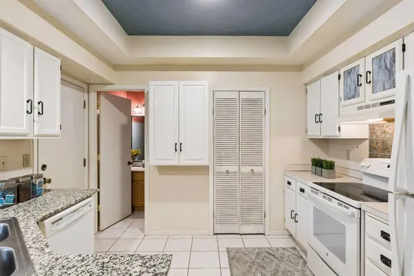 518 Lovell AVE #3, Roseville, MN 55113
