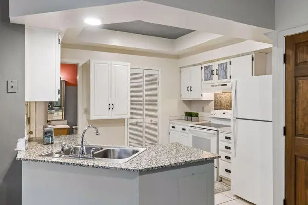 518 Lovell AVE #3, Roseville, MN 55113