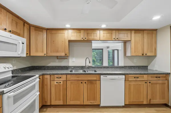 1077 Sibley Memorial HWY #504, Lilydale, MN 55118