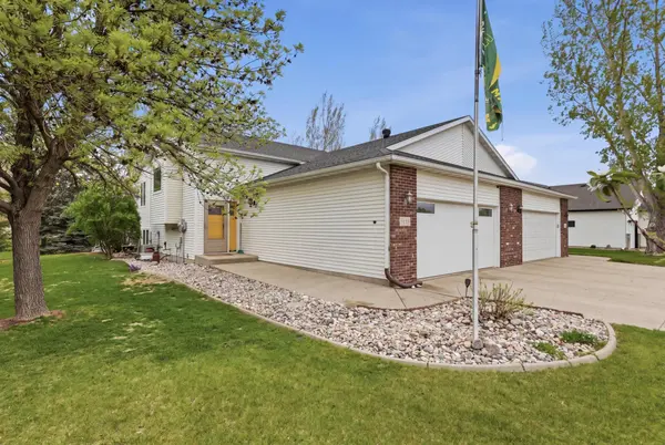 3545 42nd AVE S, Fargo, ND 58104