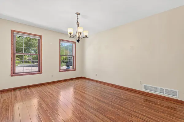 669 Windtree KNLS, Eagan, MN 55123