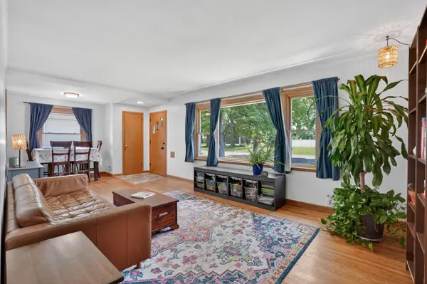 5252 Xerxes AVE N, Minneapolis, MN 55430